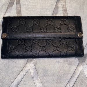 100% Authentic Gucci Black Guccissima long wallet